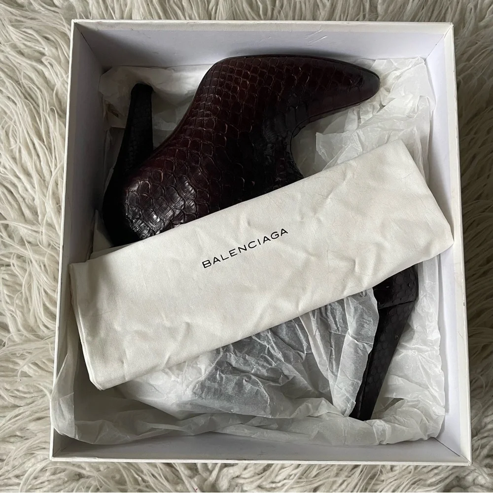 Balenciaga beautiful brown